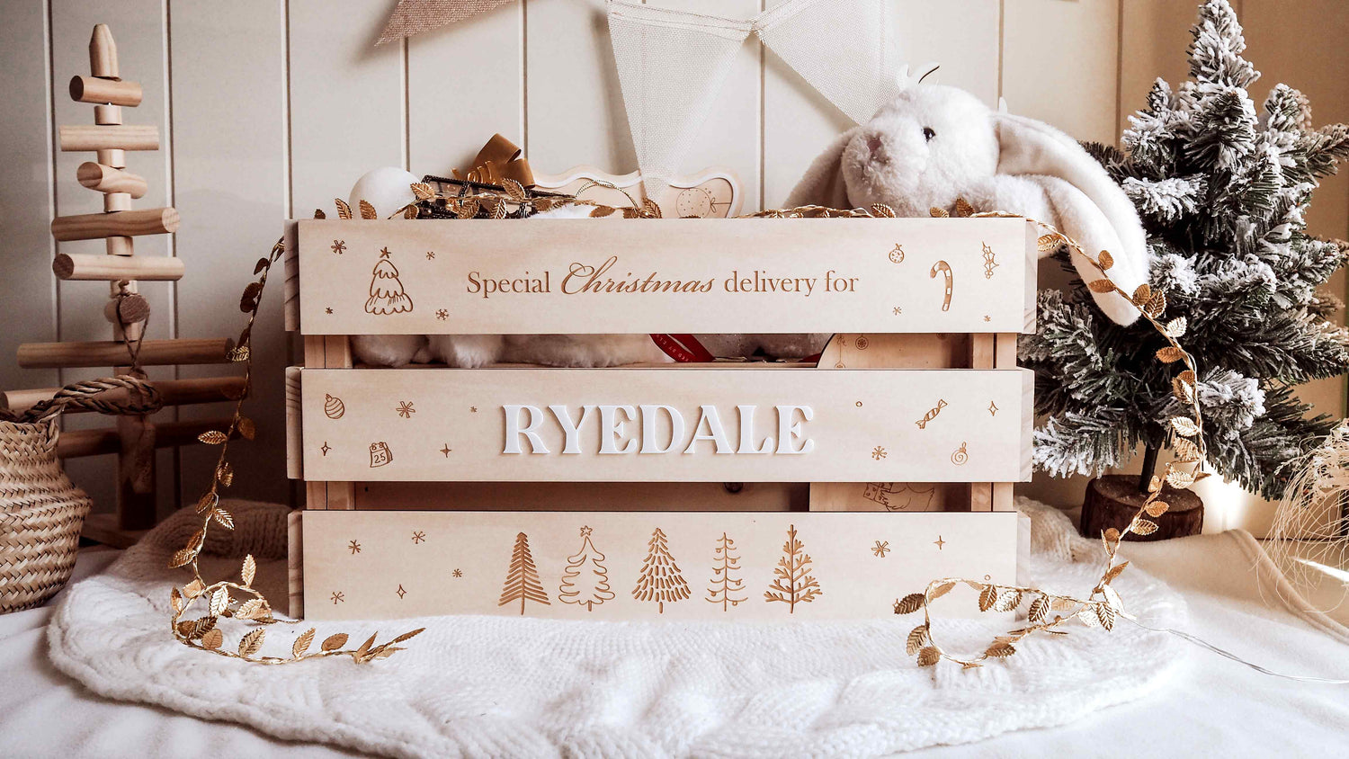 solid wood ornaments - bird, arabesque, star, Christmas tree