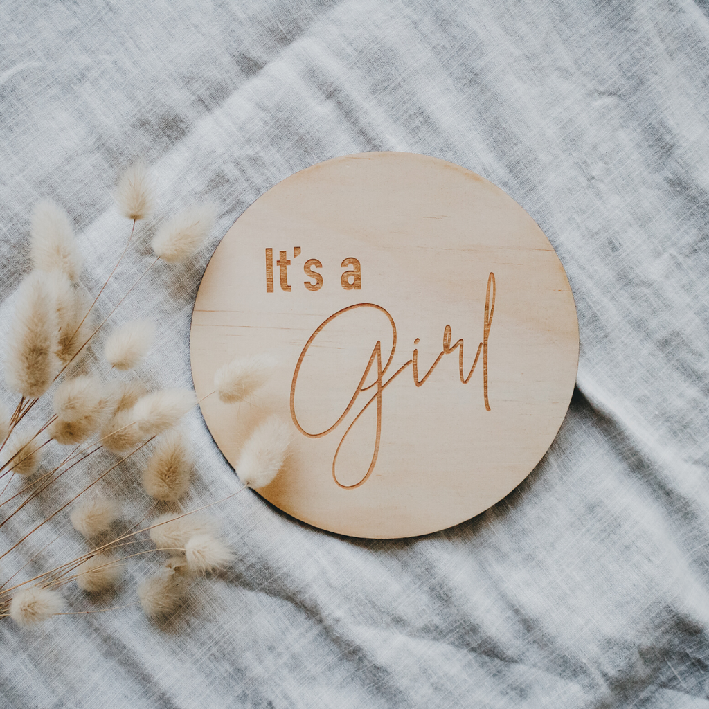 'It's a Girl' - Wooden Milestone Announcement Disc
