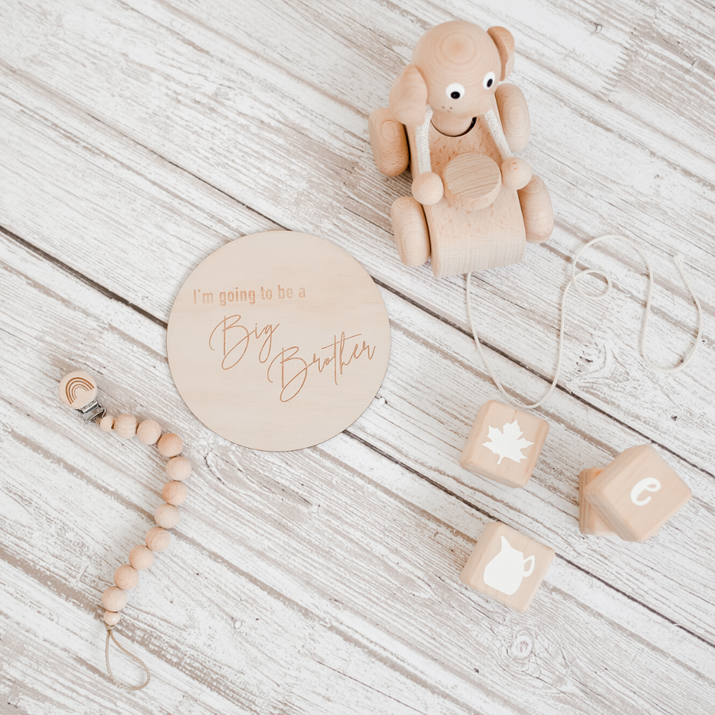'I'm going to be a Big Brother' - Wooden Milestone Announcement Disc
